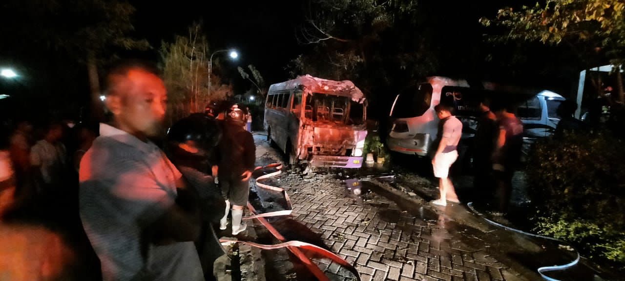 Bus terbakar Ponorogo