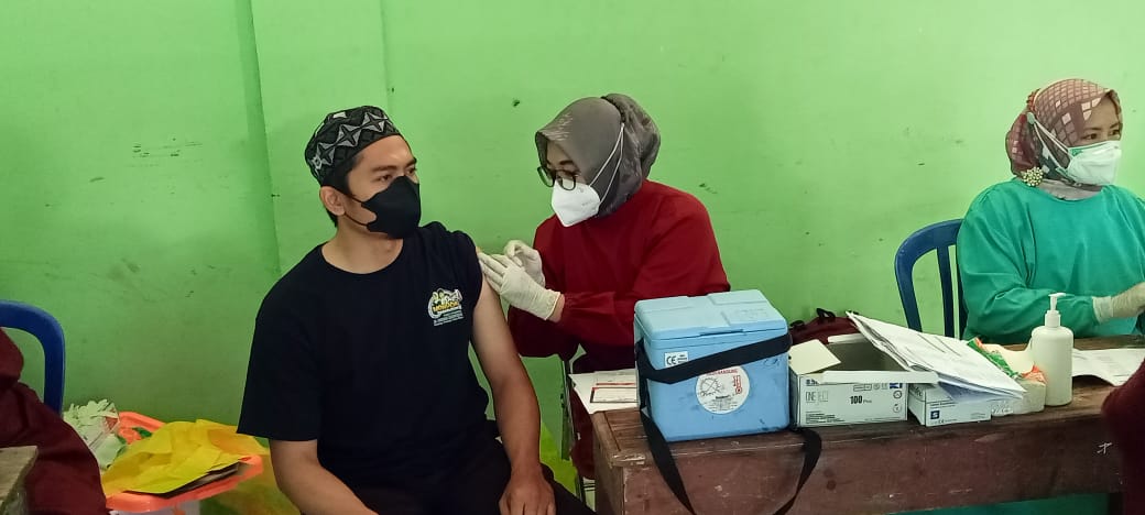 Tingkatkan Target Vaksin, DPC PKB Ponorogo Gelar Vaksinasi