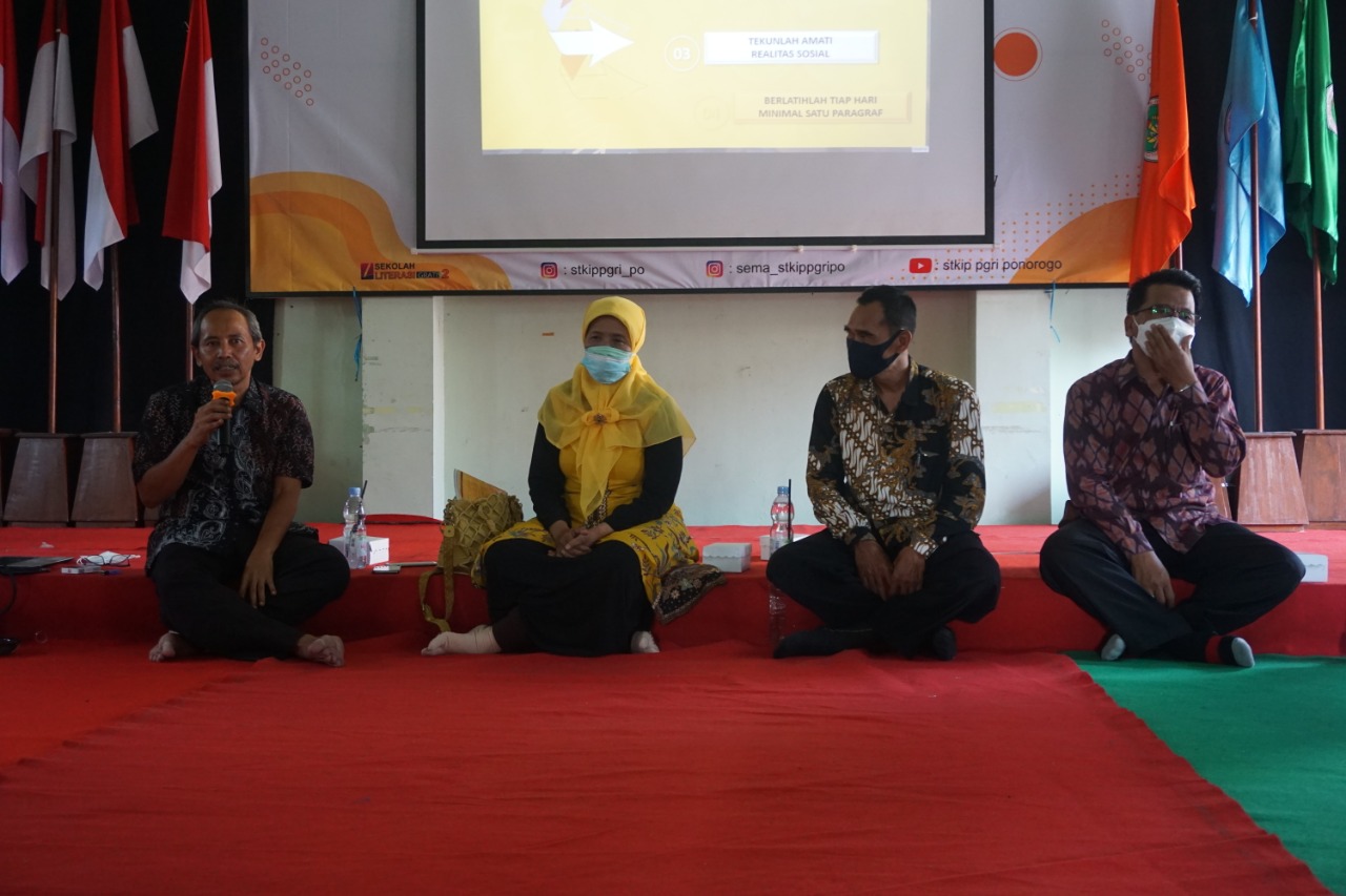 Picu Pentingnya Literasi, STKIP PGRI Ponorogo Gelar Ngaji Nulis