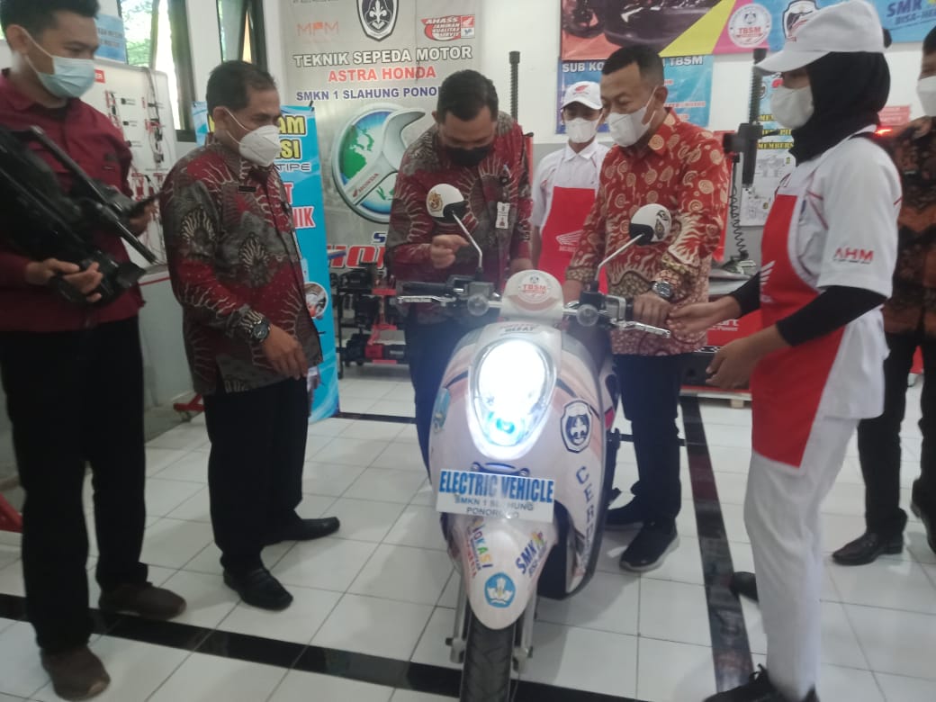 Giat Jatim Cerdas Bupati Ponorogo Lakukan Kunjungan ke SMK