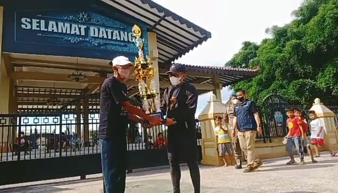 600 Merpati Pos dilepas Tandai Penyerahan Piala BKS Ponorogo 2022