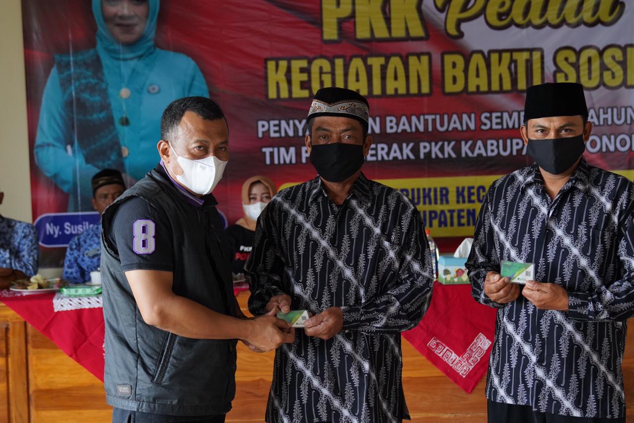 Kang Giri Dampingi Baksos TP PKK Kabupaten Ponorogo di Sampung