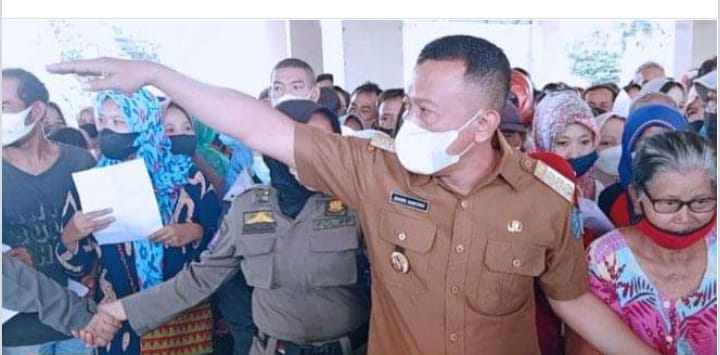 Minyak Goreng Langka, Kang Giri Gelar Operasi Pasar di Ponorogo