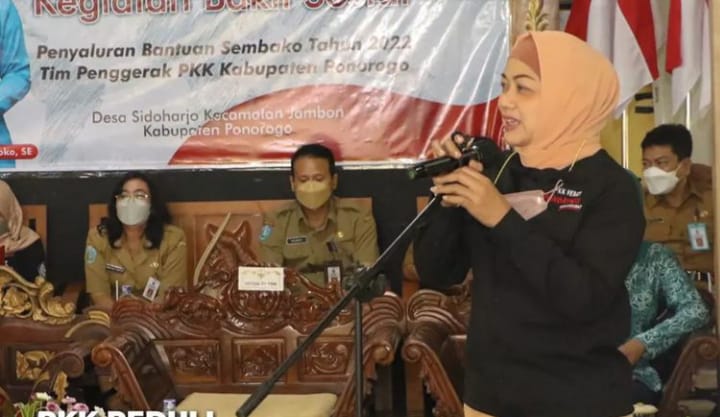 Baksos Bersama PKK Peduli, Kang Giri Bupati Ponorogo Ajak Tingkatkan Gotong-royong