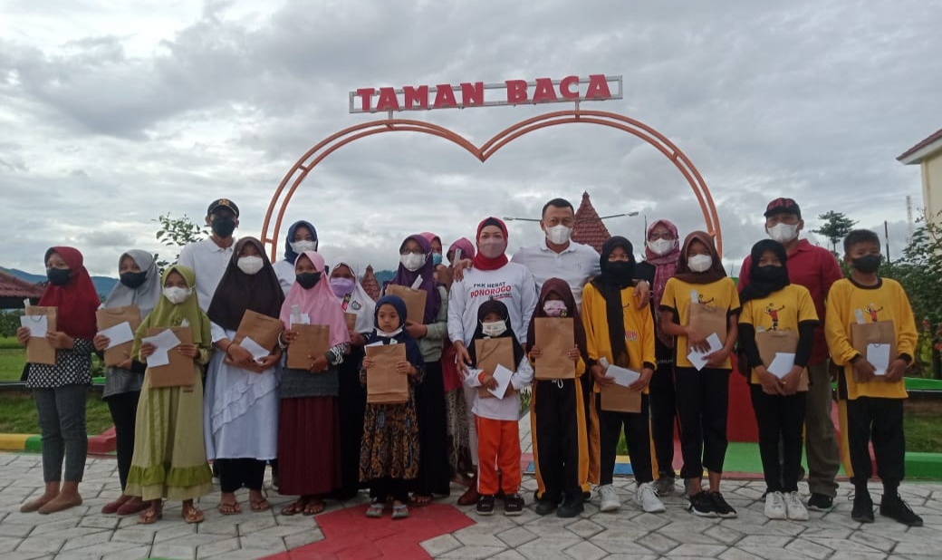 Kang Giri Bupati Ponorogo dan TP PKK Ponorogo