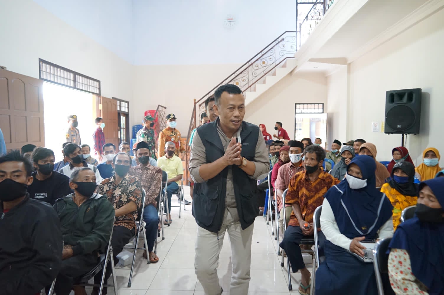Bansos Kang Giri Bupati Ponorogo di Gondowido Ngebel