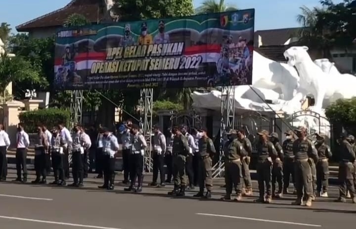 Kang Giri Bupati Ponorogo Operasi Ketupat Semeru 2022