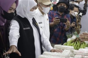 Pastikan Stok Pangan Aman, Kang Giri dan Gubernur Jatim Sidak Pasar Legi Ponorogo