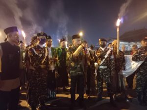 Kang Giri Bupati Ponorogo takbir di jalan