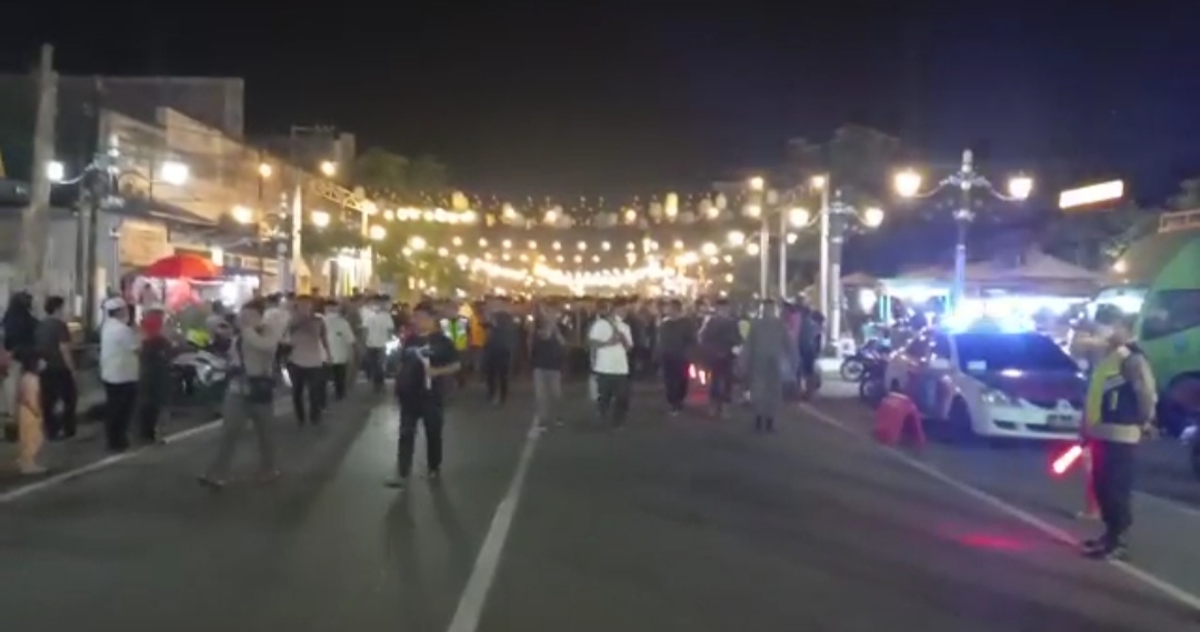 Kang Giri Bupati Ponorogo takbir di jalan