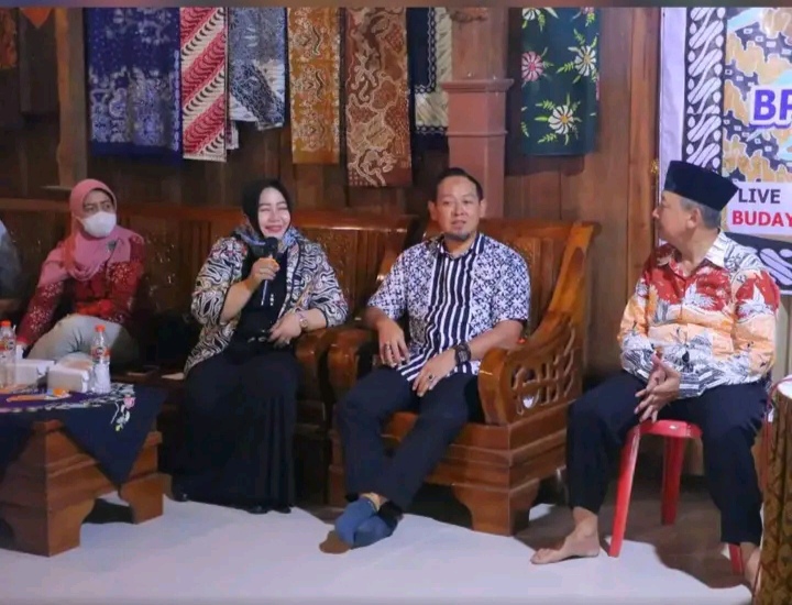 Wabup Lisdyarita Batik Ponorogo