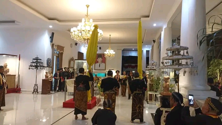 Kang Giri Bupati Ponorogo Kirab Pusaka Grebeg Suro 2022