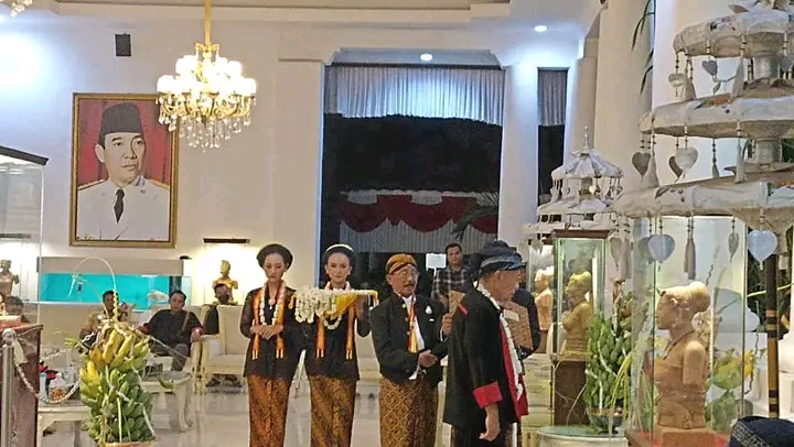 Kang Giri Bupati Ponorogo Kirab Pusaka Grebeg Suro 2022