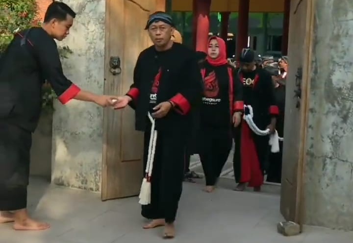 Kang Giri Bupati Ponorogo Ziarah Makam Suro