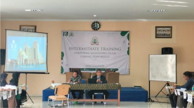 Kang Giri Bupati LK HMI Ponorogo