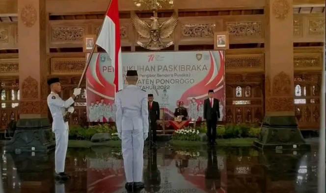 Kang Giri Bupati Ponorogo HUT RI 77