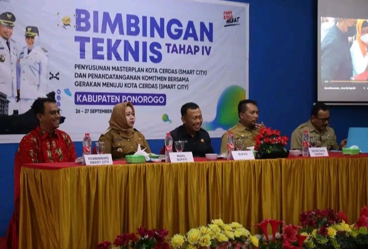 Kang Giri Bupati Smart City Ponorogo