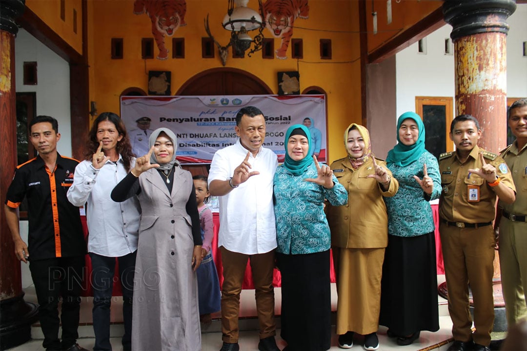 Tingkatkan Pelayanan Sosial, Kang Giri dan TP PKK Ponorogo Kunjungi Panti