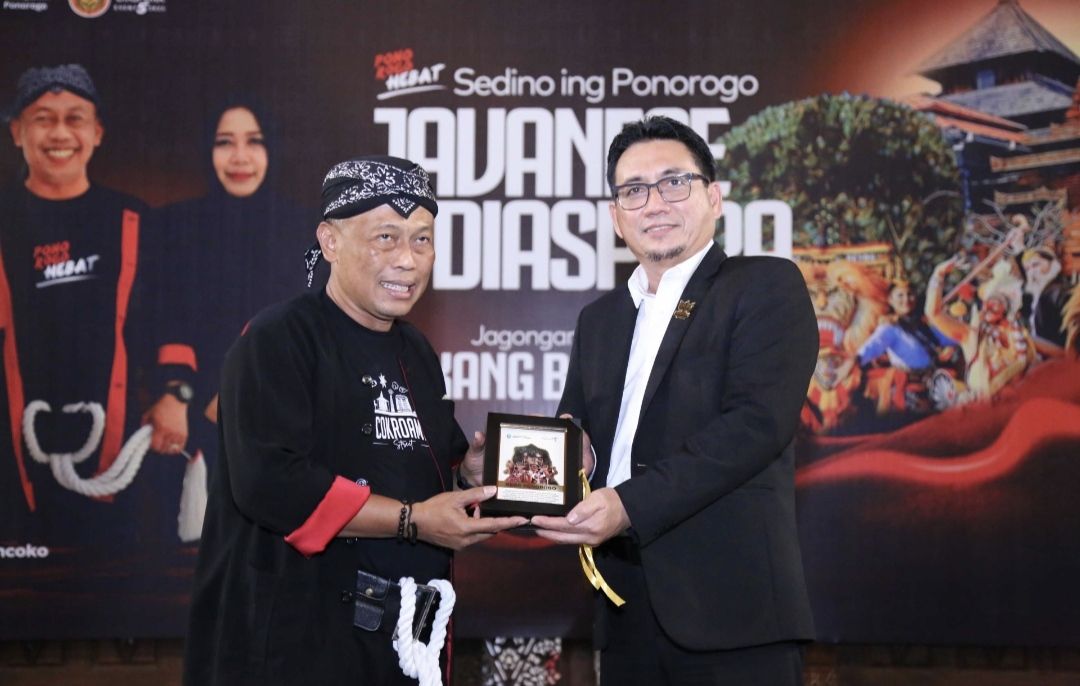 Bule Keturunan Jawa Terpukau saat Kunjungi Ponorogo