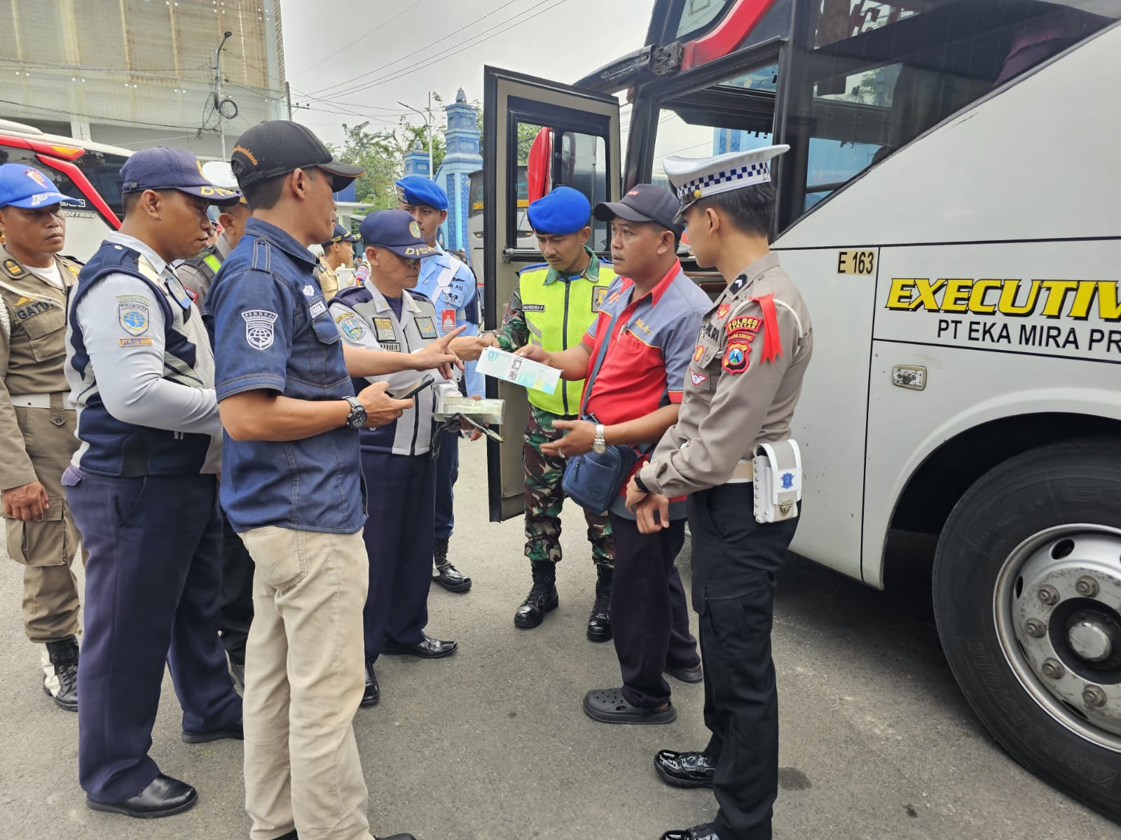 Tekan Fatalitas Kecelakaan Saat Mudik, Polres Magetan Gelar Ramp Chek