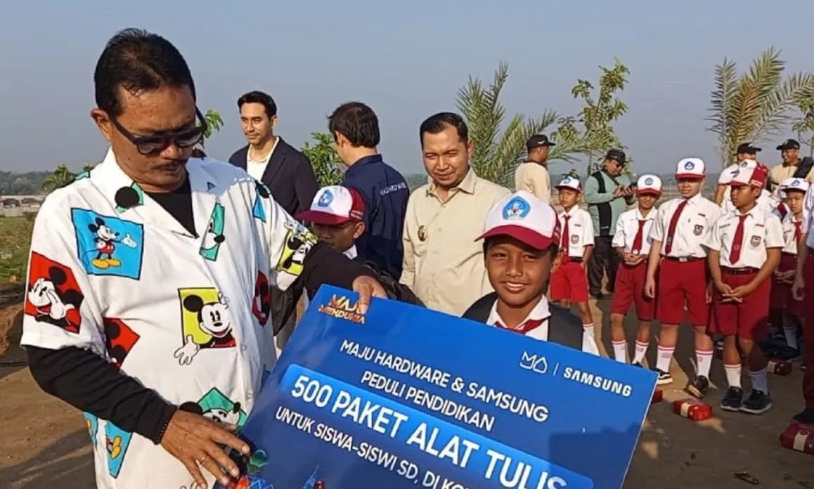 Walkot Madiun Salurkan Bantuan CSR untuk Siswa