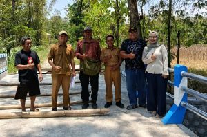 Lely Lega, Akhirnya Jembatan Penghubung Desa di Sawoo Terealisasi