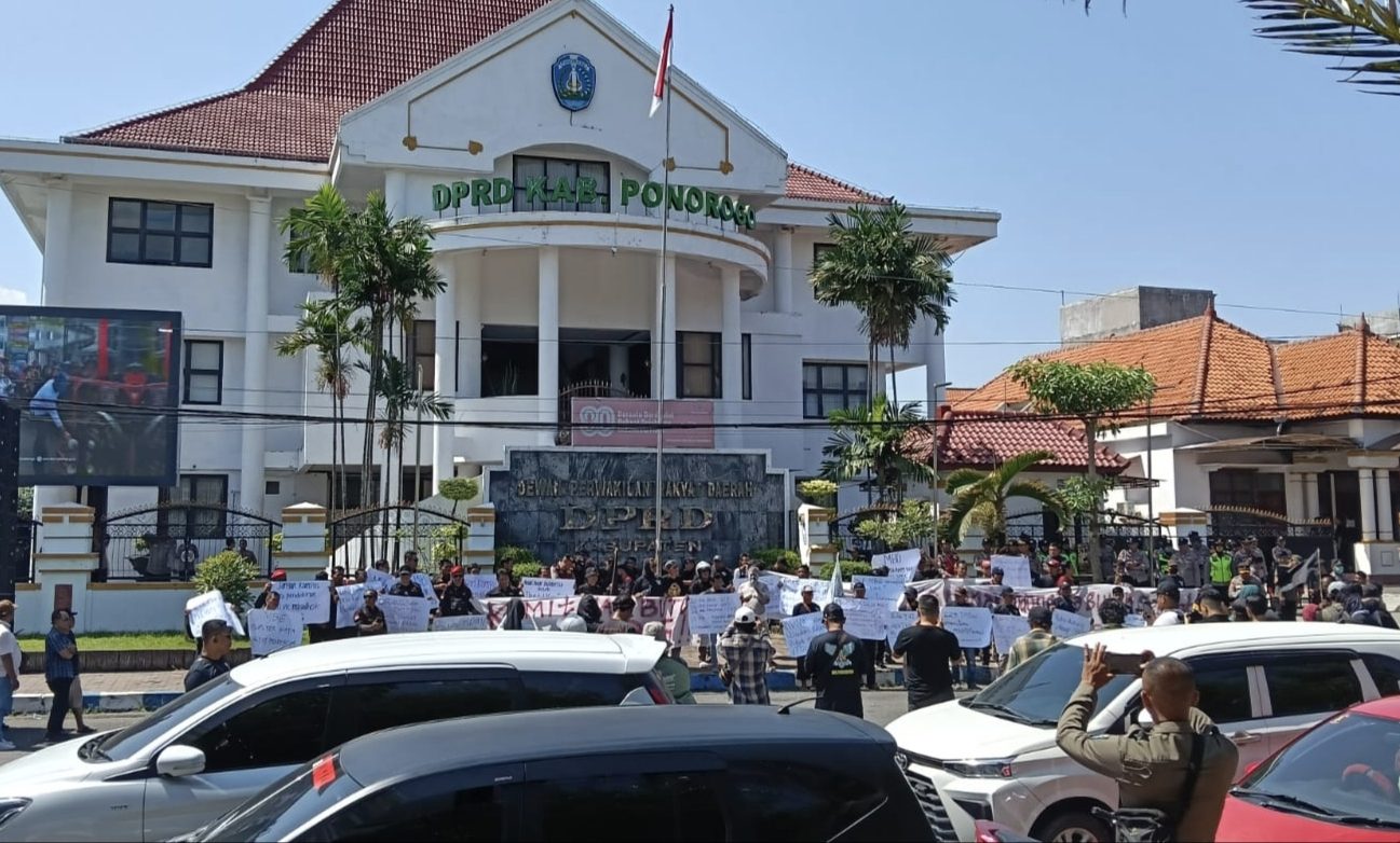 Tuntut Evaluasi Program MBG, Konsorsium LSM Ponorogo Gelar Aksi Damai