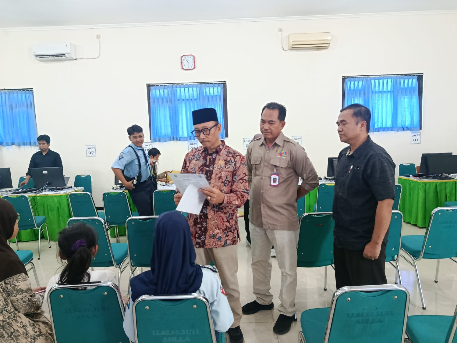 Sidak SMAN 1 Ponorogo, Suli Da’im Pastikan SPMB Berjalan Sesuai Aturan