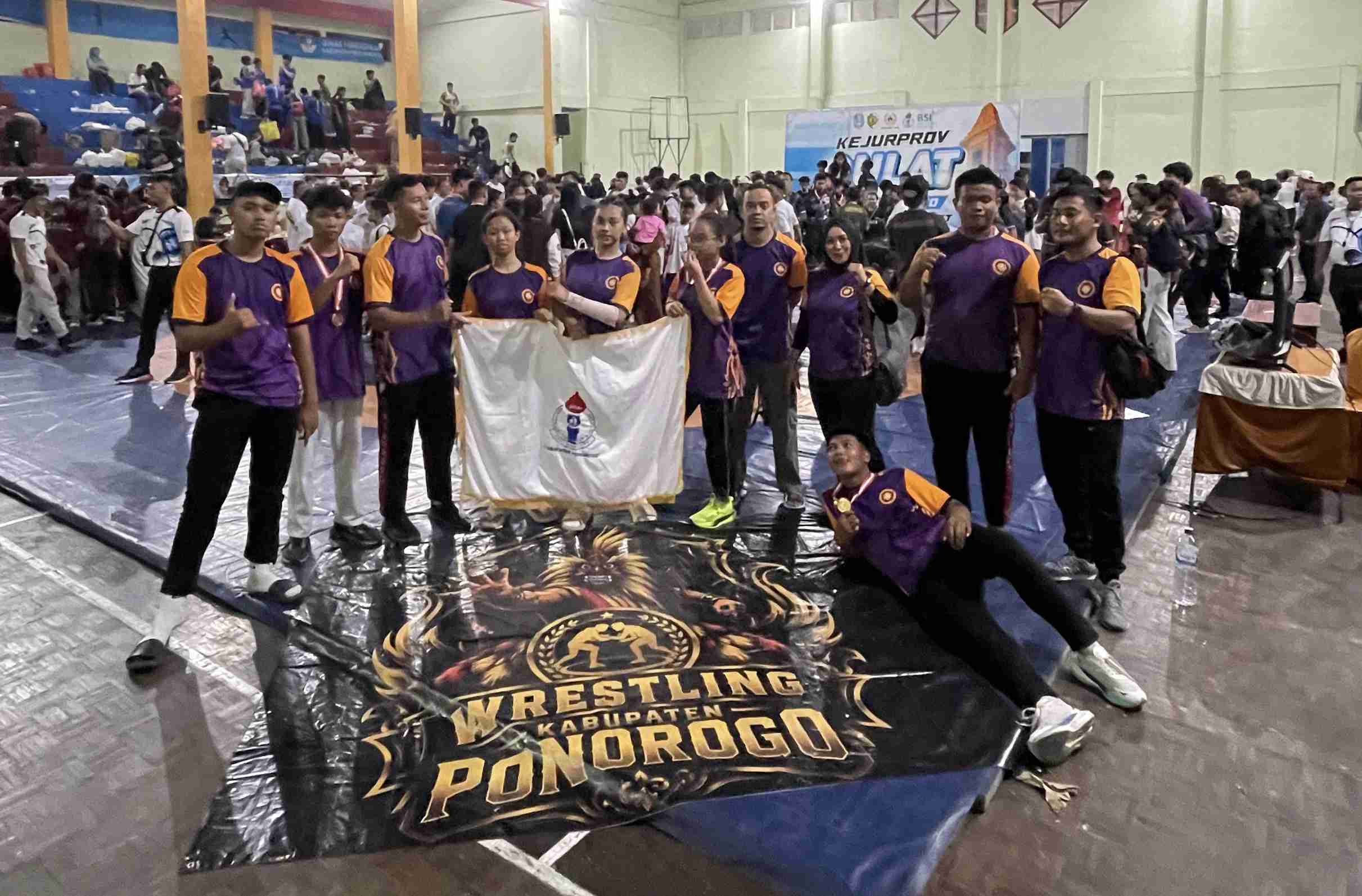 Semua Atlet Gulat Ponorogo Raih Medali pada Kejurprov Gulat di Mojokerto