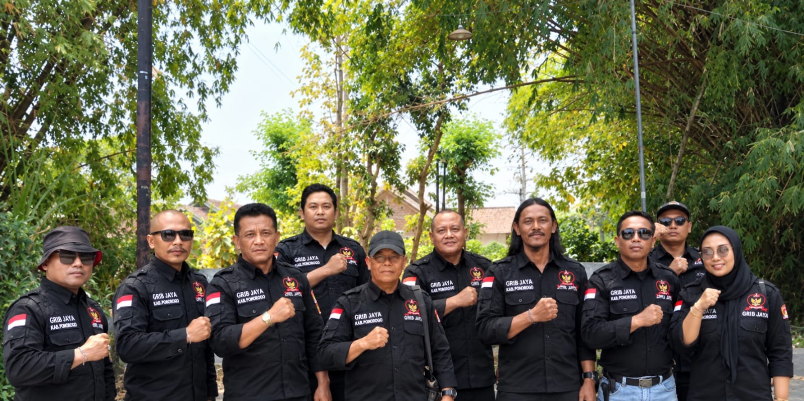 Momen Tak Terduga di Depan Unida Gontor, Presiden Prabowo Balas Lambaian Grib Jaya