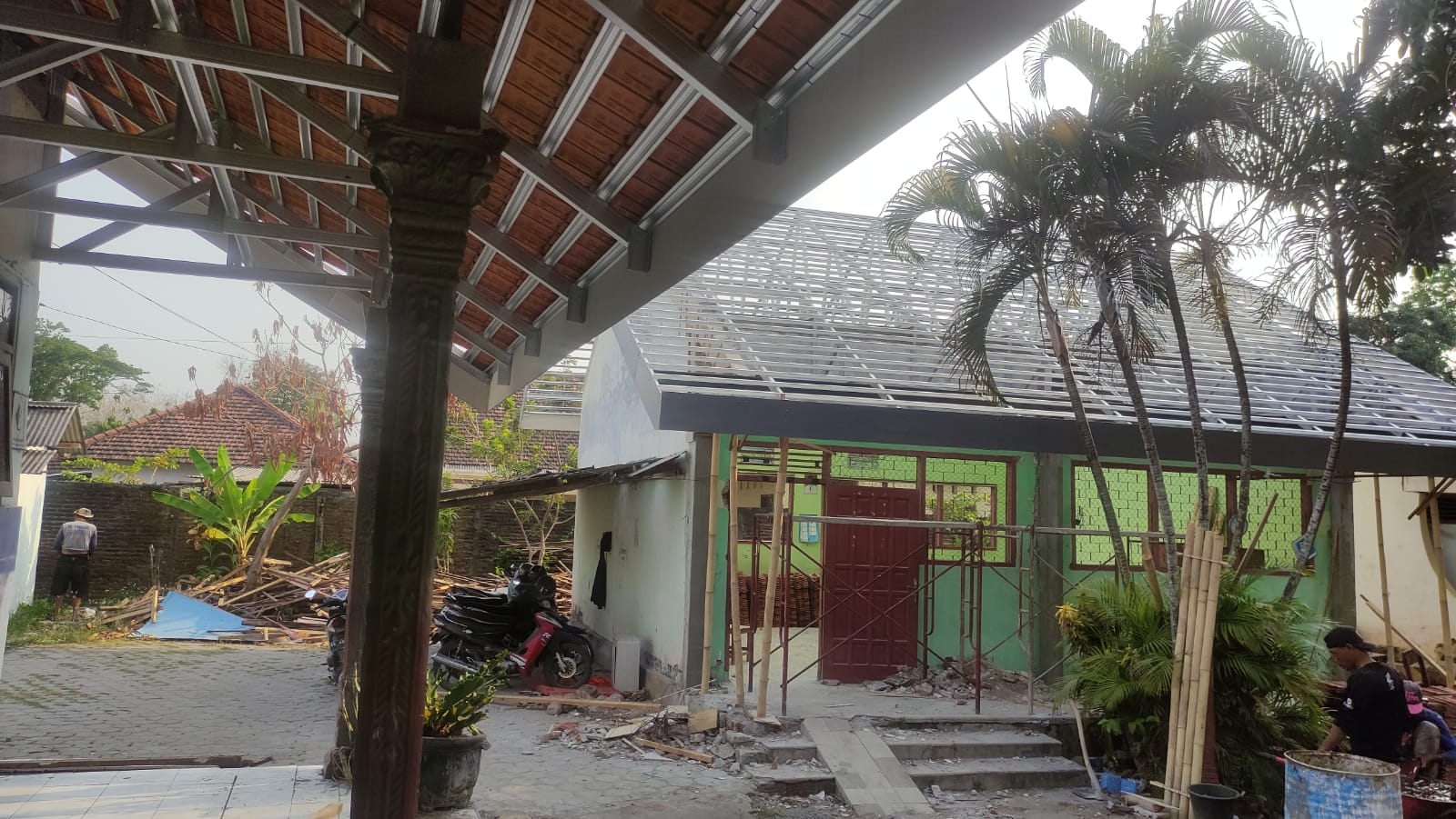 Revitalisasi SDN 1 Pintu dan SDN 1 Ngrupit, Asal Material hingga Pengadaan Baja Ringan Jadi Sorotan