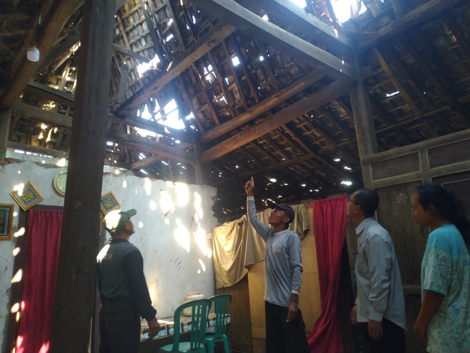 Viral Rumah Tak Layak Huni di Caluk, Keluarga Nari Butuh Uluran Tangan