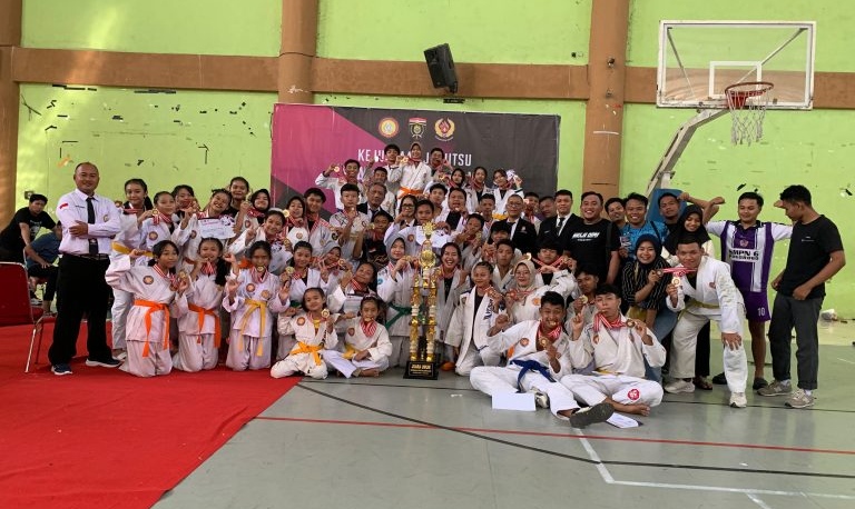 Hebat, 33 Medali Antarkan Ponorogo Juara Umum